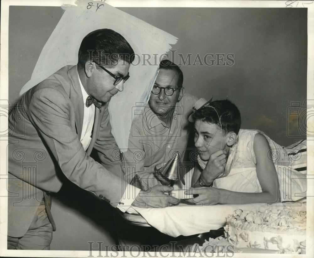 1955 Press Photo Birthday party for patients at Crippled Children's Hospital