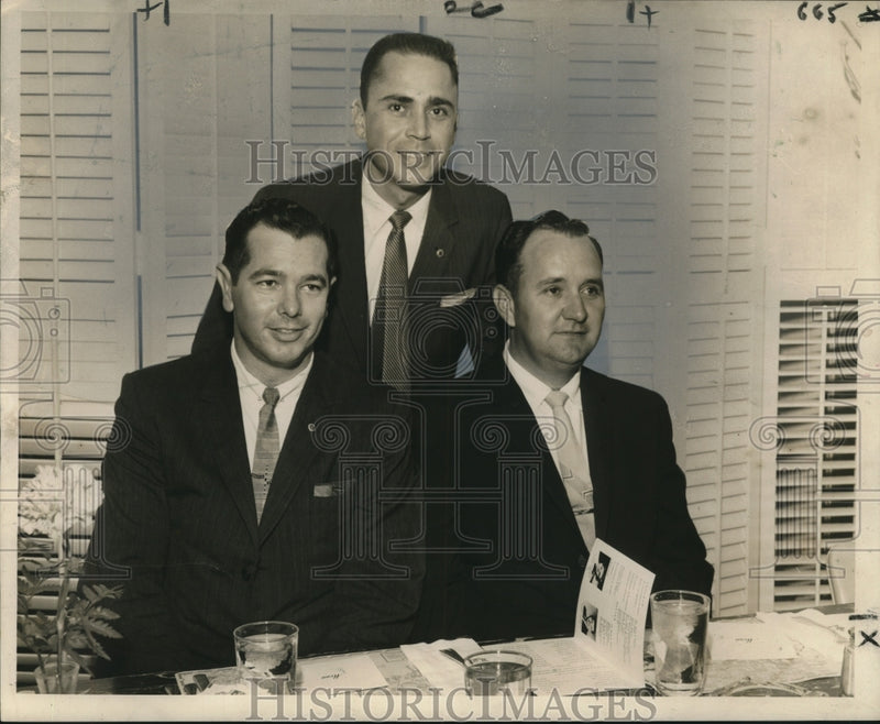 Load image into Gallery viewer, 1960 Press Photo East Gentilly Lions Club Officers - noo19787
