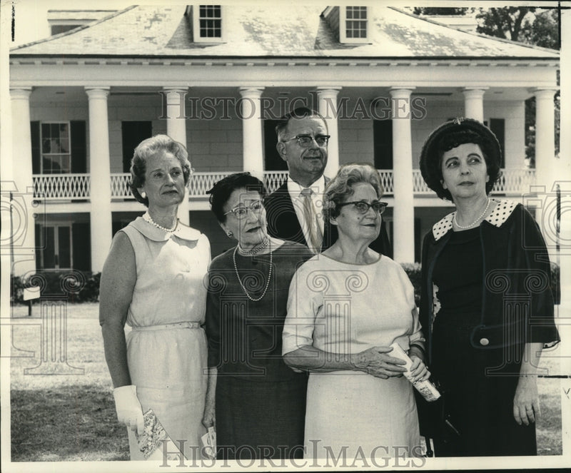 Load image into Gallery viewer, 1964 Press Photo Committee Chairmen for the Battle of New Orleans Celebration
