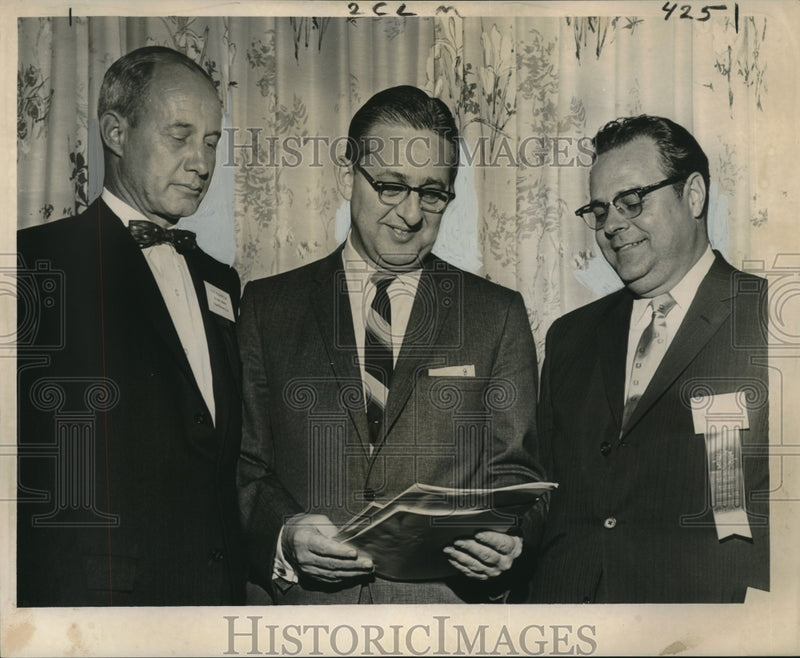 Load image into Gallery viewer, 1962 Press Photo Quality Courts United Elects Officers at New Orleans Convention
