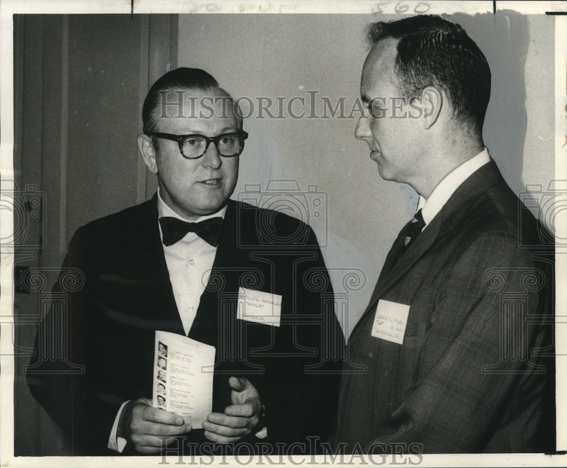 Load image into Gallery viewer, 1970 Press Photo Southeastern Society of Plastic Surgeons Conventioneers

