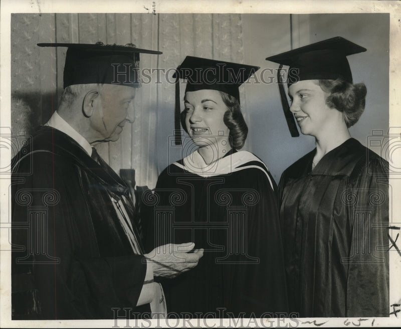 Load image into Gallery viewer, 1959 Press Photo Dominican College Honor Graduates &amp; Bishop Brunini, New Orleans
