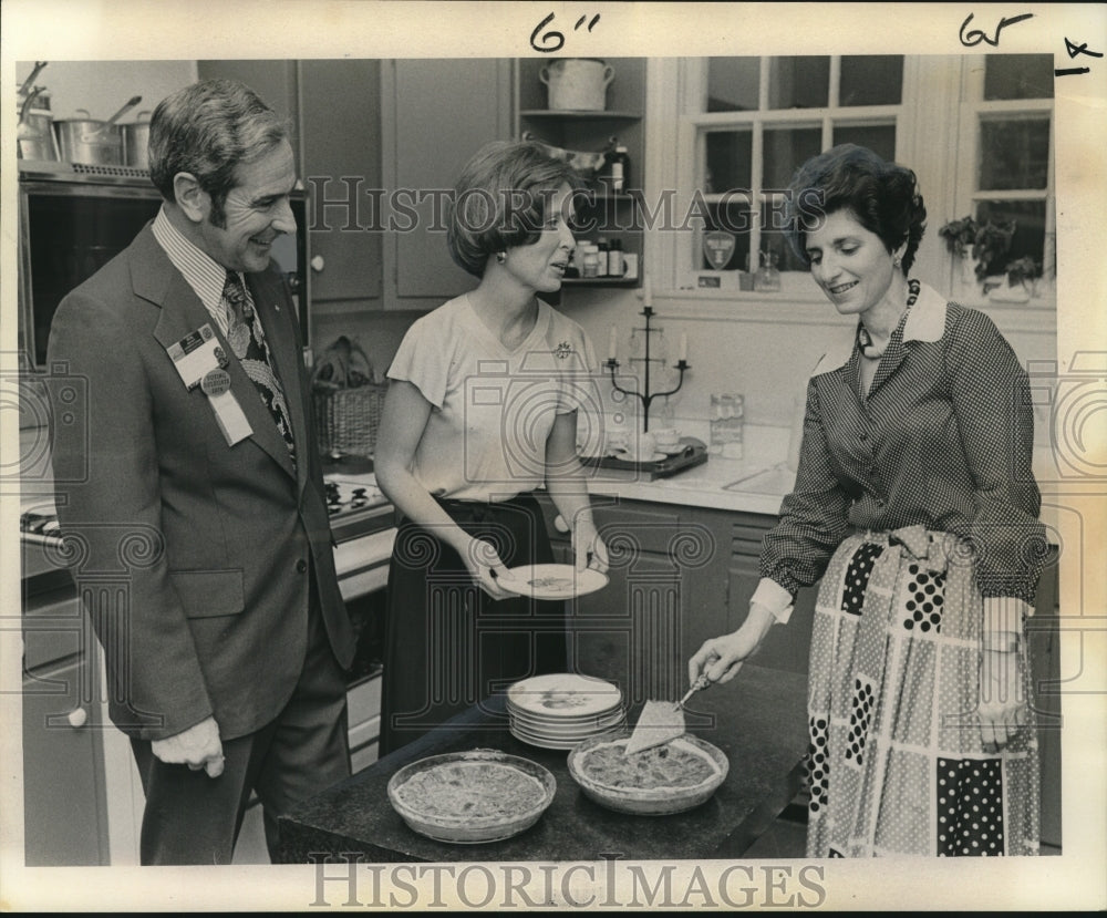 1976 Press Photo Rotary International Hosts Clayton Frazar and Margaret Epstein- Historic Images