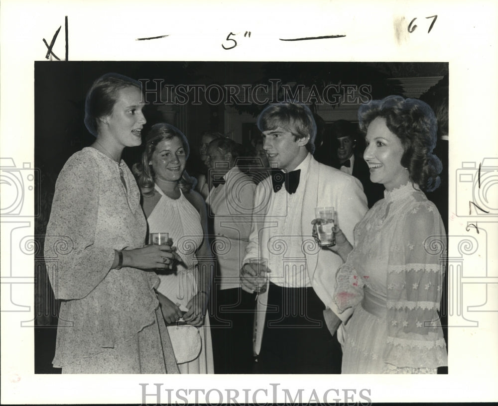 1978 Press Photo Lisa Carrer, Greta Acomb and Steven and Molly St. Paul