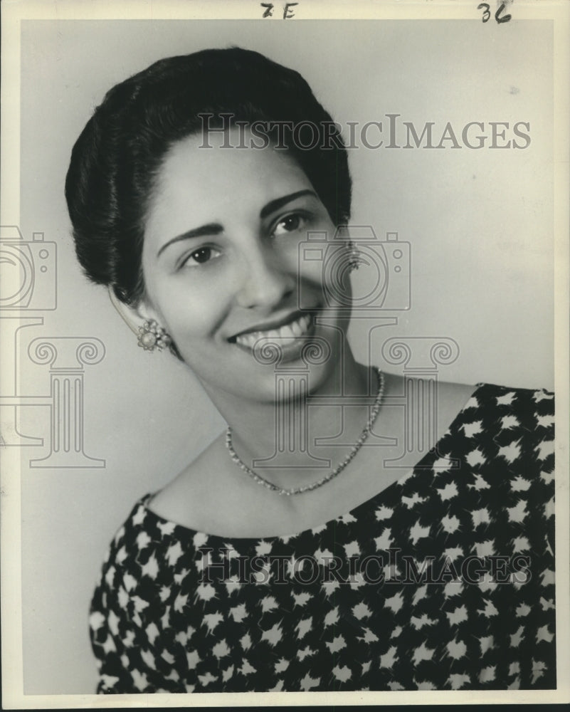 1960 Press Photo Maid Marilyn Gennaro- Historic Images