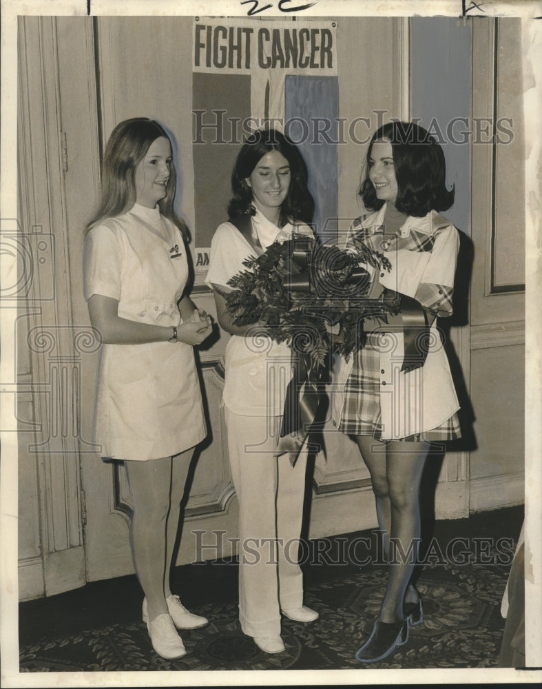 1973 Press Photo Donna George, Patricia Wandling and Charlotte Petitjean- Historic Images