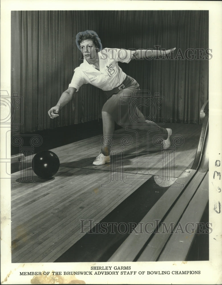 Press Photo Brunswick Advisory Bowling Champion Staff Member Shirley Garms- Historic Images