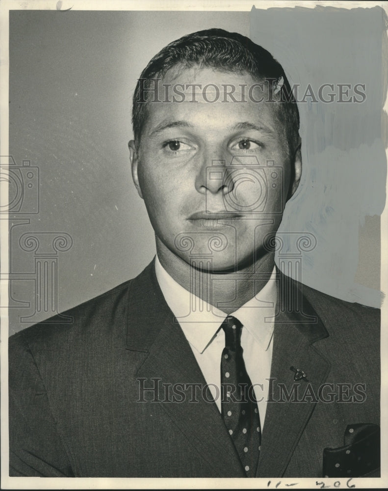Load image into Gallery viewer, 1966 Press Photo Jefferson Parish Jaycees President Larry Gast - noo20391

