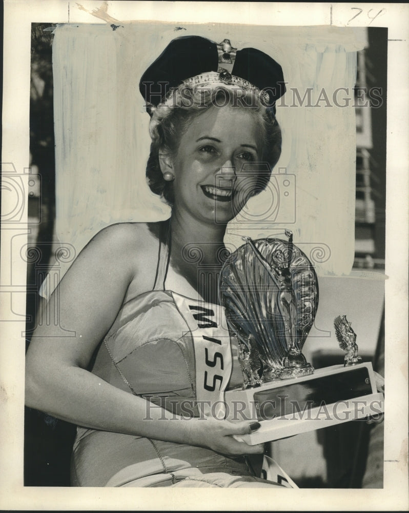 Load image into Gallery viewer, 1951 Press Photo New Orleanian Nancy Geer &amp; Beauty Pageant Trophies, Miami Beach
