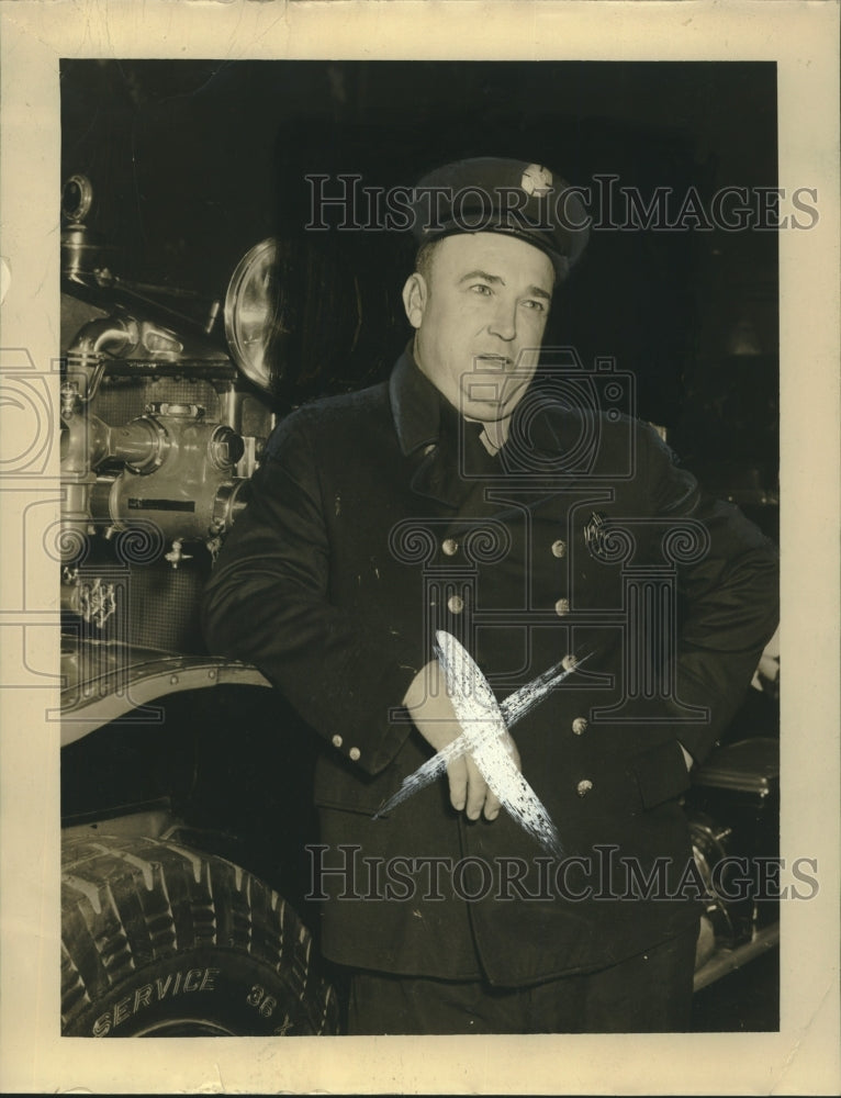 1939 Press Photo Fireman Norbert Gantz - noo20517