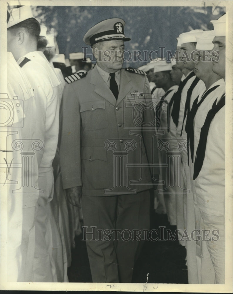 Load image into Gallery viewer, 1953 Press Photo Algiers Naval Station Commander Inspects Personnel, New Orleans
