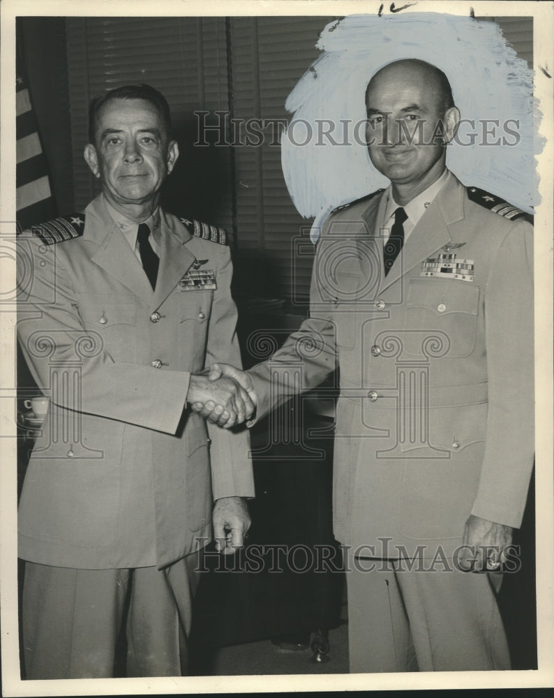 1959 Press Photo Paul N. Gray &amp; William Hood Jr.- Naval Air Station, New Orleans