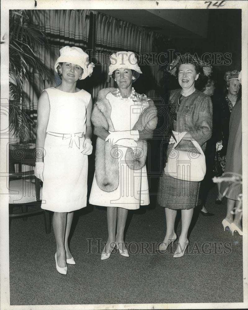 1962 Press Photo Farewell tea in honor of Mrs. Paul Nagle Gray at Officers Club