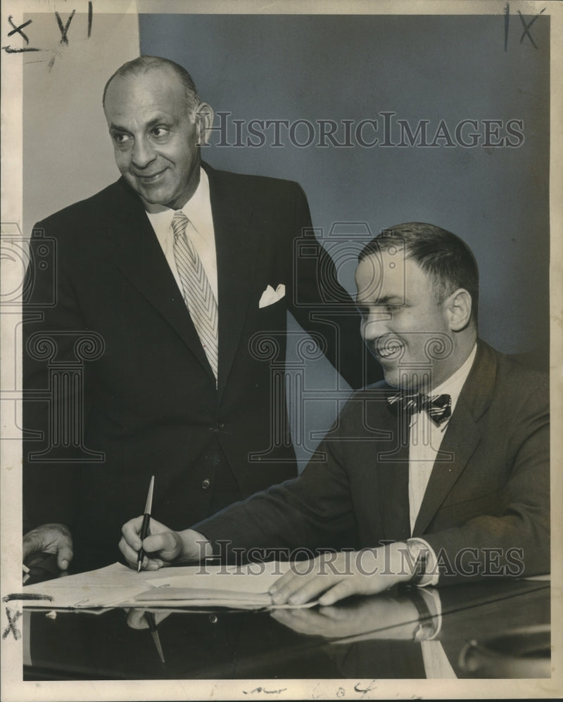 Load image into Gallery viewer, 1955 Press Photo Dudley Geigerman &amp; Robert M. Walmsley III- Jefferson Parish
