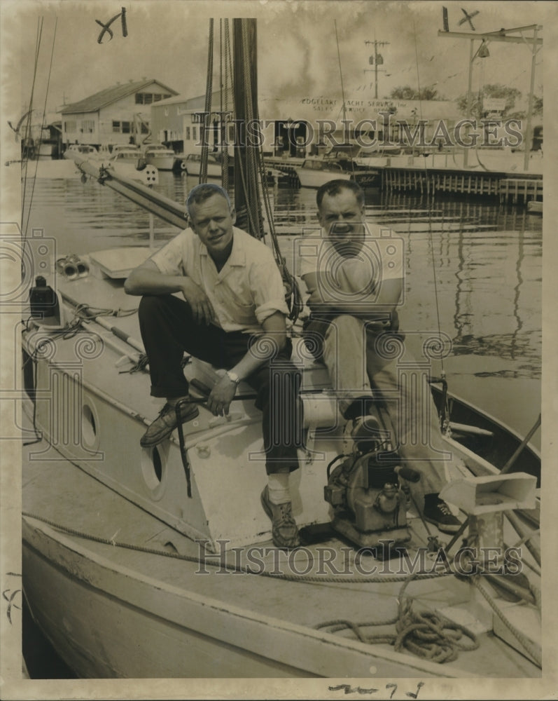 1958 Press Photo Seafarers William Fraser, William Korbel on Stop in New Orleans