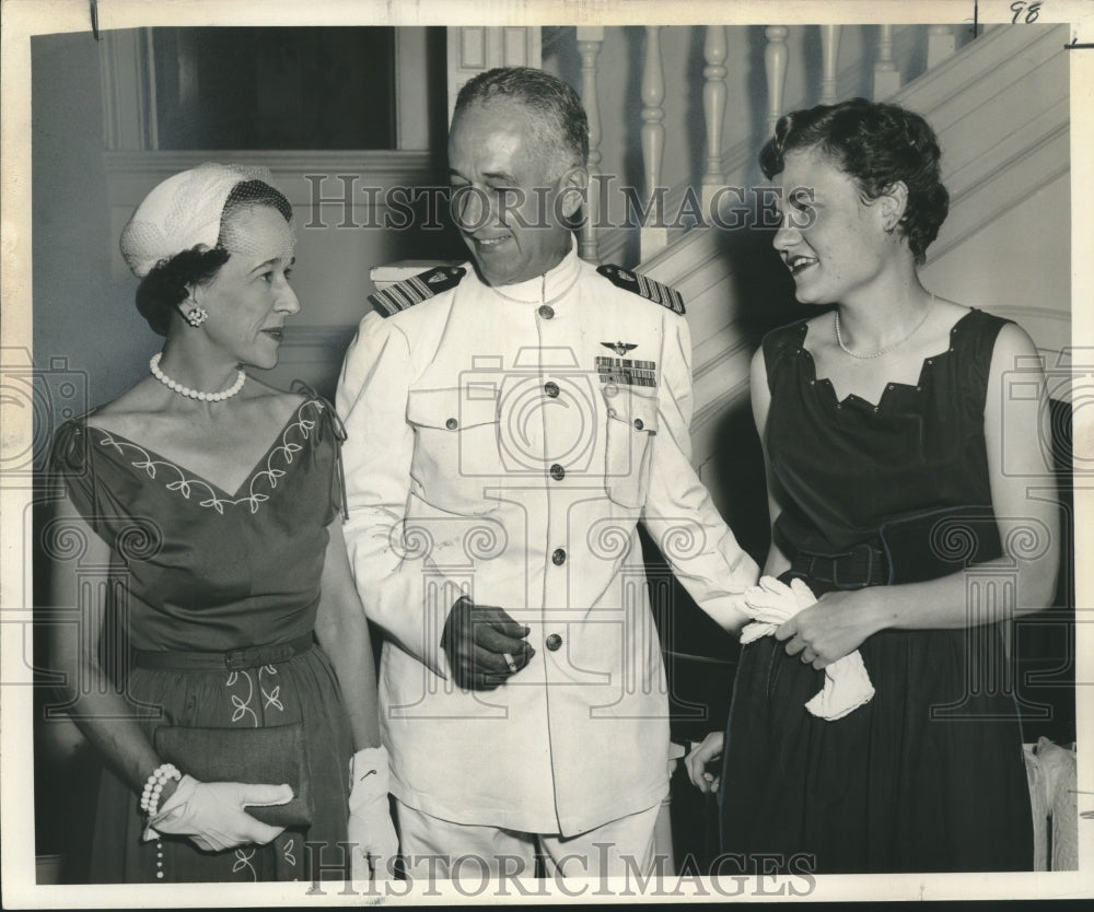 1952 Press Photo New Orleans Coast Guard Captain F.A. Leamy &amp; Escorts
