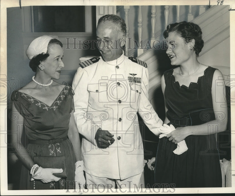 Load image into Gallery viewer, 1952 Press Photo New Orleans Coast Guard Captain F.A. Leamy &amp; Escorts

