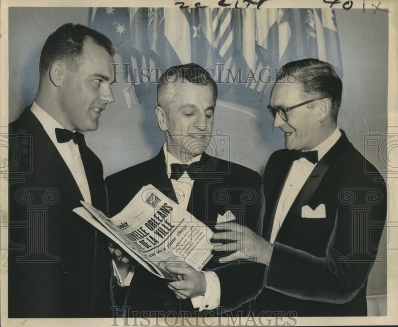 Load image into Gallery viewer, 1959 Press Photo Moisant Airport International Room Opening Celebration Hosts
