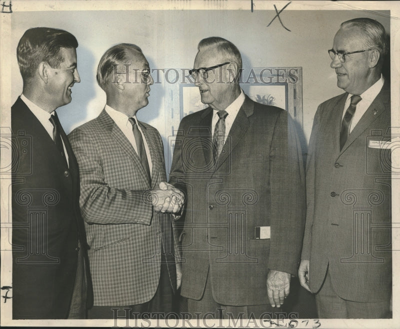 Load image into Gallery viewer, 1963 Press Photo Officers of the National Ice Association - noo21238
