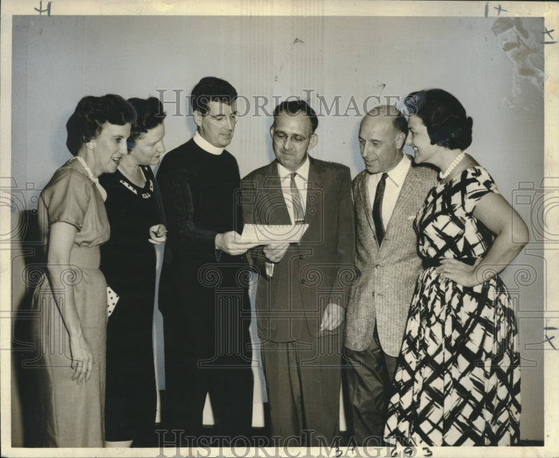 Load image into Gallery viewer, 1960 Press Photo New Orleans Single Catholics Social Club Officers, New Orleans
