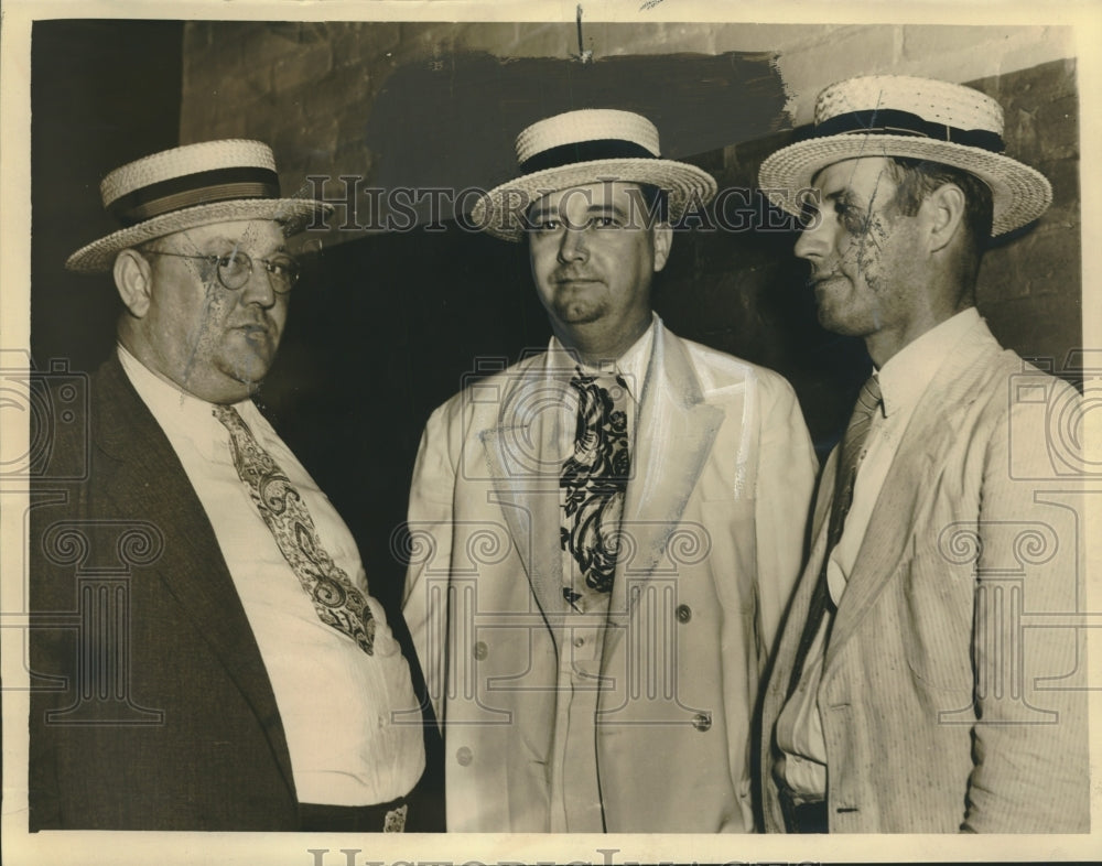 1940 Press Photo Accused Murderer Jack Garbett with Detectives, New Orleans