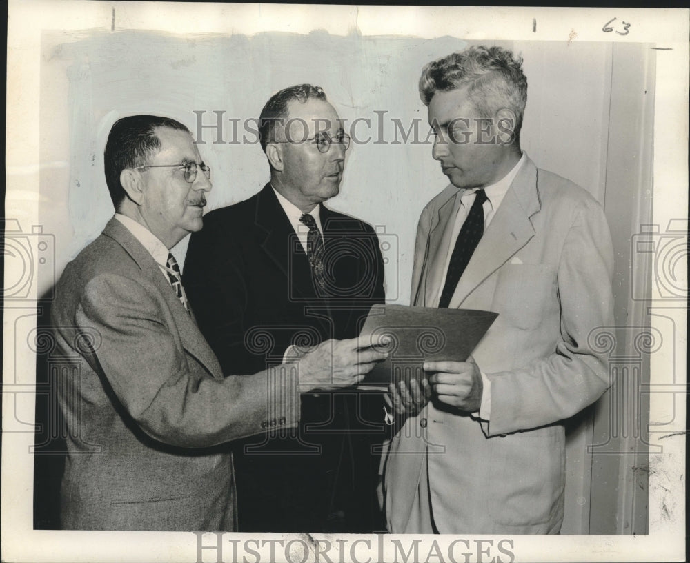 1951 Press Photo Campaign Workers Anatole Landry, W. Gordon, Julian Steinberg- Historic Images