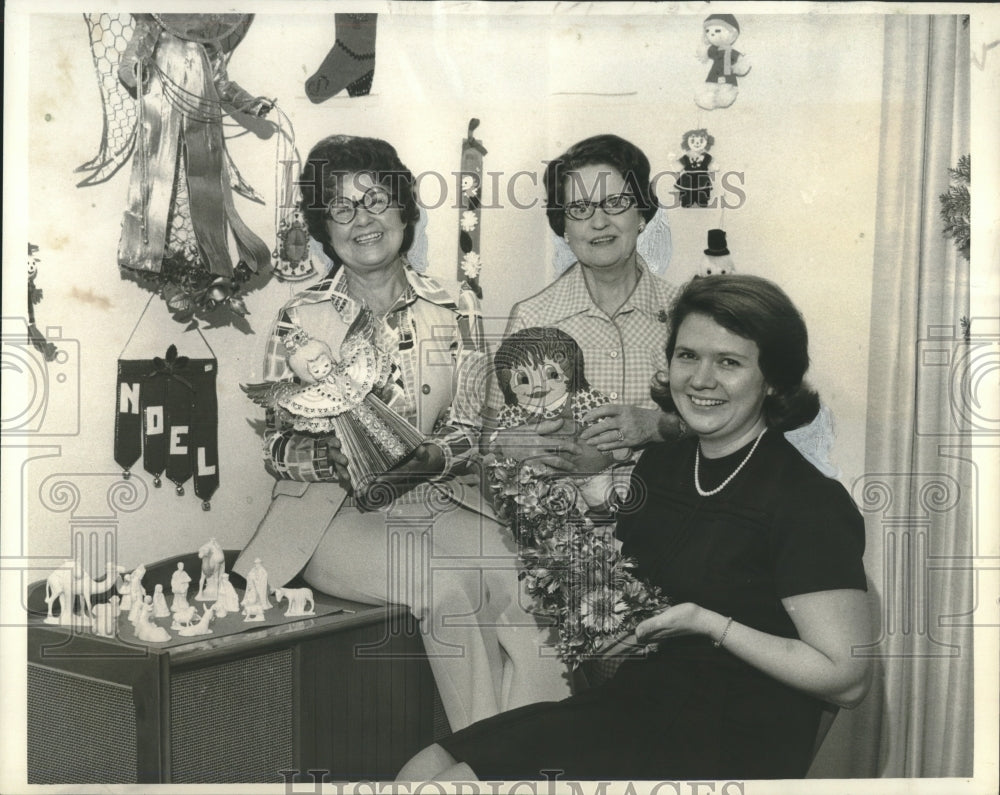 1973 Press Photo Members Of the Metairie Woman&#39;s Club Mmes. Graziano, Cox, McCoy- Historic Images