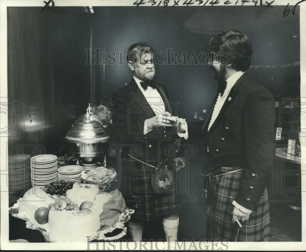 1977 Press Photo Kilted Guests at Highland Christmas Dinner, New Orleans- Historic Images