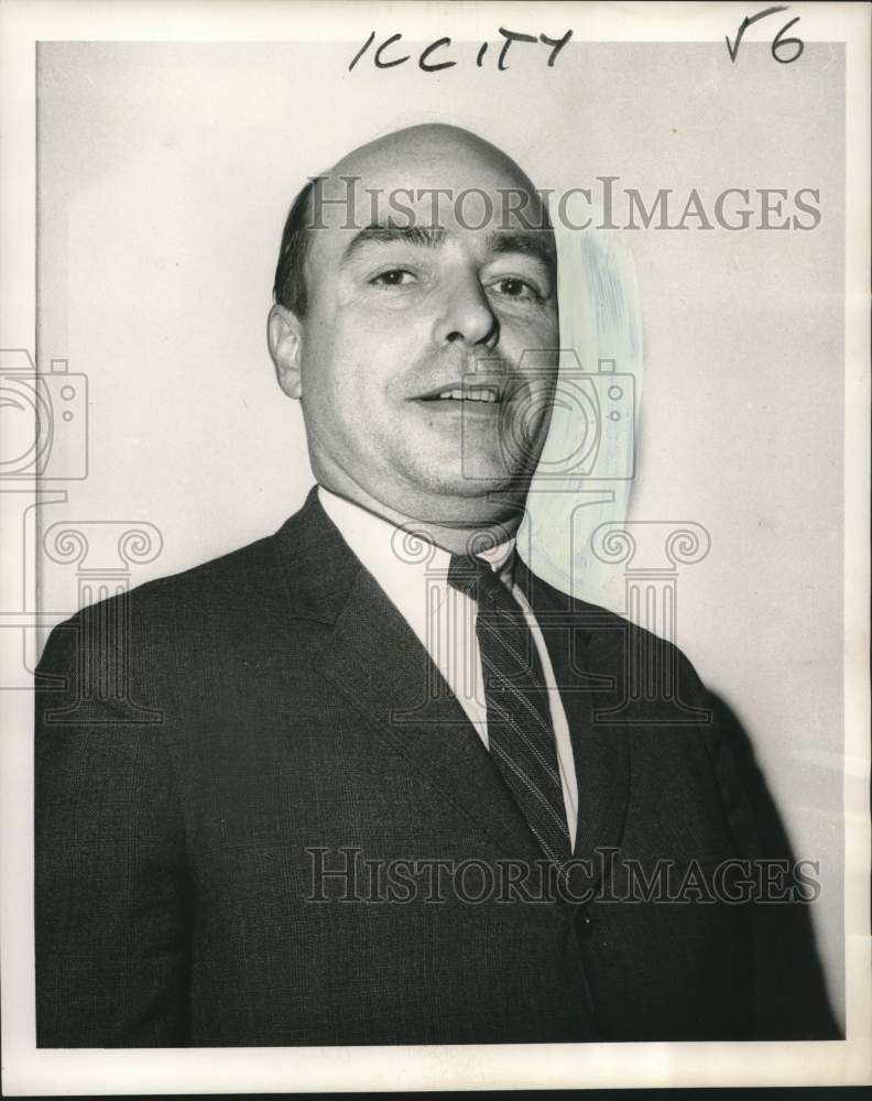 1968 Press Photo James Gibert, President Board Directors Orleans Gallery