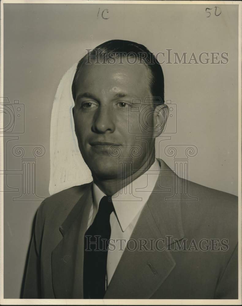 Load image into Gallery viewer, 1952 Press Photo New Orleans Meteorological Consultant, A.H. Glenn - noo21725
