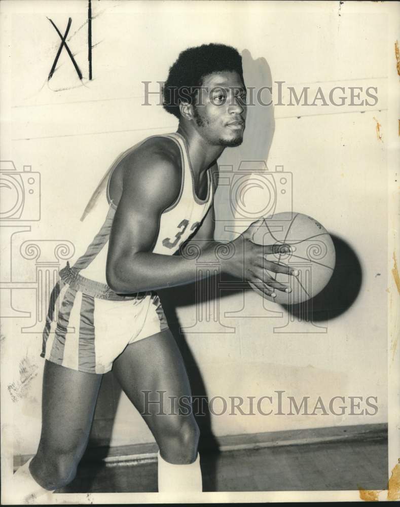 1973 Press Photo Booker T. Washington High School Basketball&#39;s Earnest Foster- Historic Images