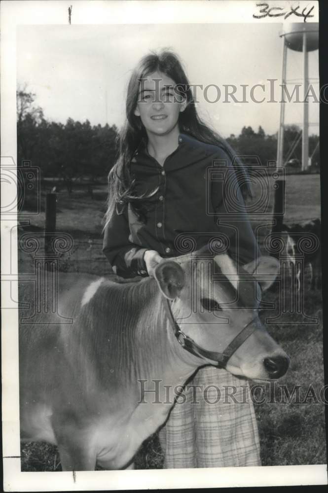 1973 Press Photo Mitzi Lacobee of Minden, with her cow, Good Provider - Historic Images