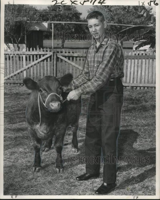 1962 Press Photo Gregory Coco, Top Good Provider Operates Farm - noo22089