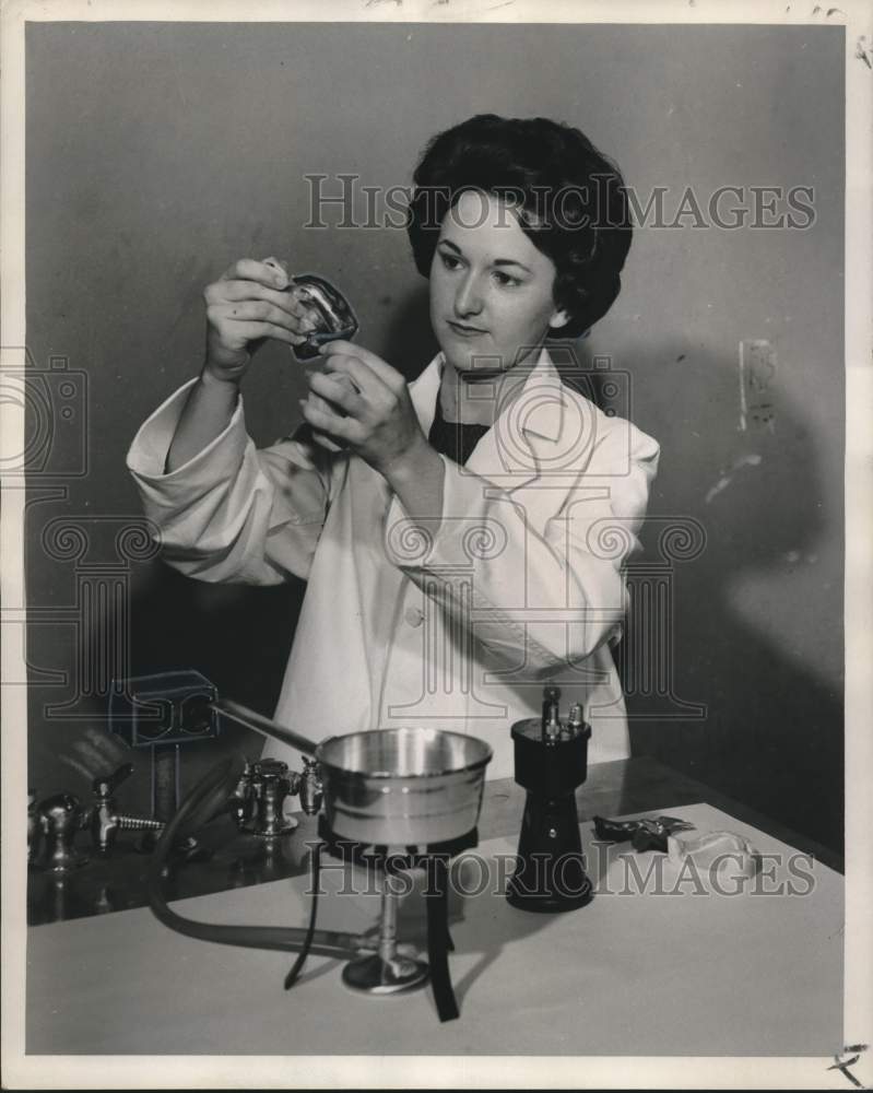 1962 Press Photo Stephanie Kay Gonsoulin 16th Girl in Loyola Dentistry School