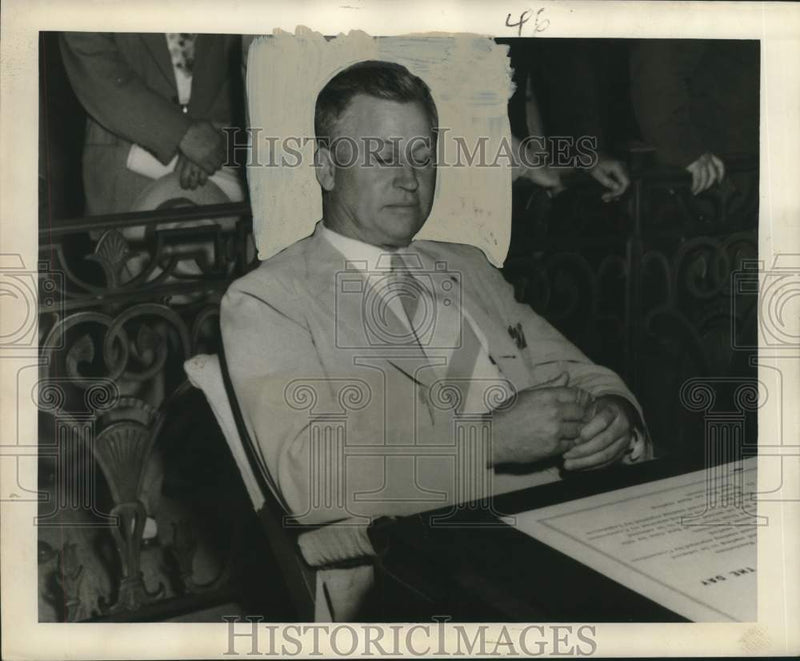 Load image into Gallery viewer, 1950 Press Photo Frank Gipson at 15th biennial session, Legislature of Louisiana
