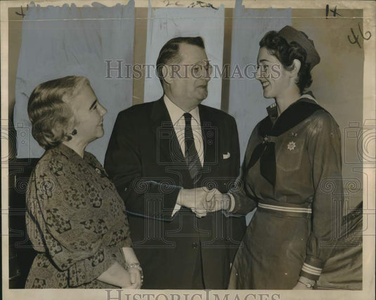 1955 Press Photo Girl Scout Frances Gillham, O. Perry Walker with Miss M'Clendon- Historic Images