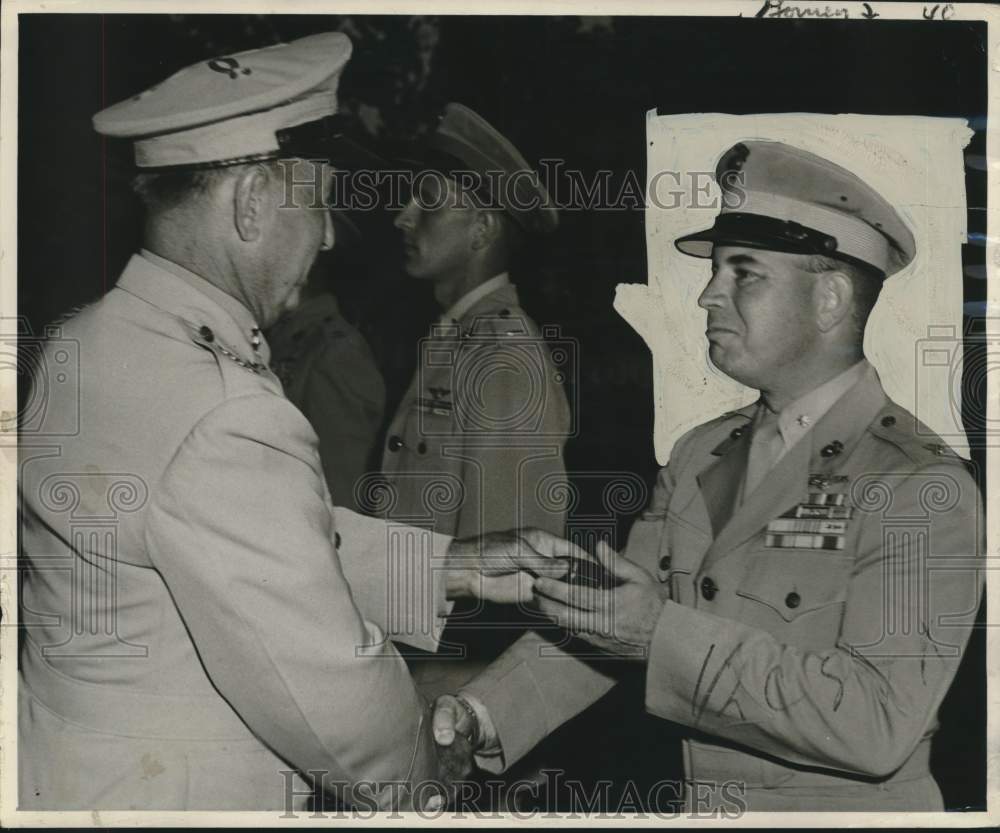 1951 Press Photo Lieutenant Colonel Andre D. Gomez, presented a Gold Star- Historic Images