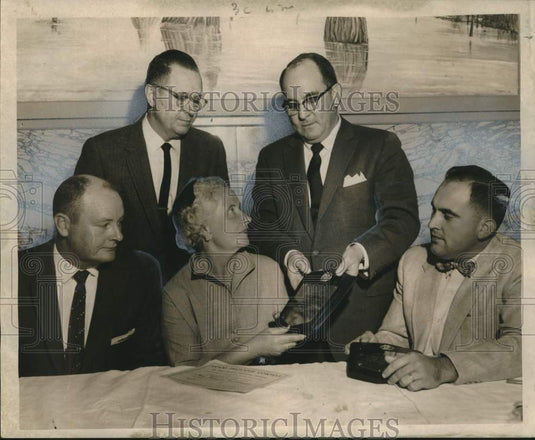 1958 Press Photo Mrs. E.H. Johnson, honored for 4-H Good Provider leadership - Historic Images