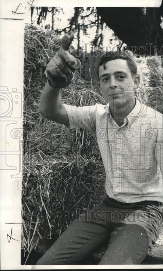 1968 Press Photo Paul Halphen, Good Provider Third Place Winner of Port Allen