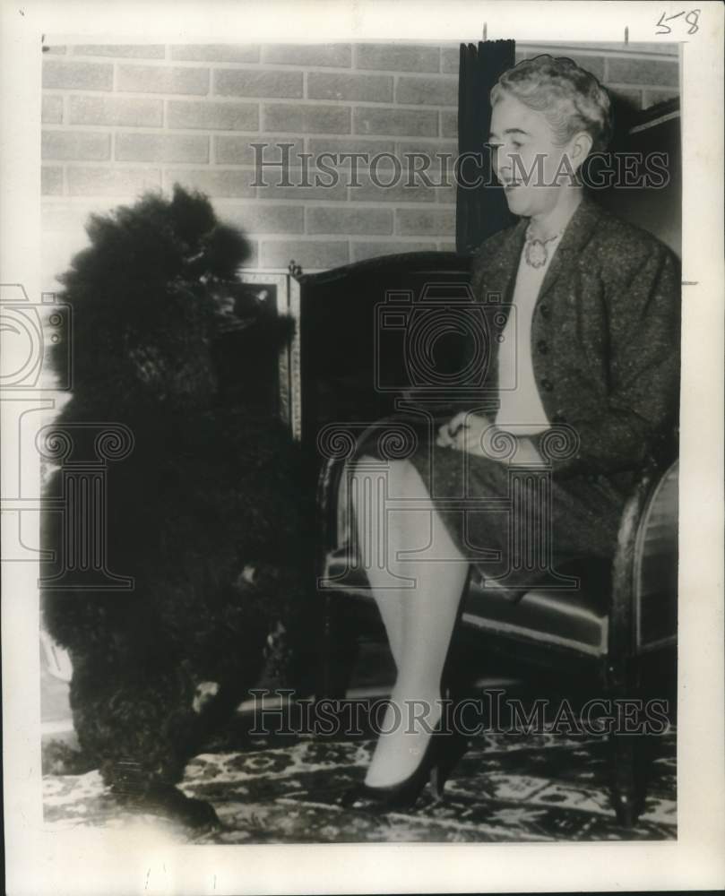 1957 Press Photo Mrs. Hugh H. Goodwin, wife of Rear Admiral Goodwin - noo23193