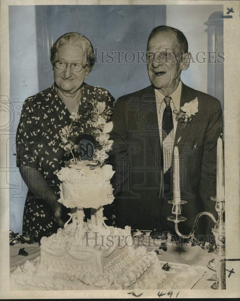 Load image into Gallery viewer, 1958 Press Photo Mr. and Mrs. Lee J. Gluth celebrate Golden Anniversary
