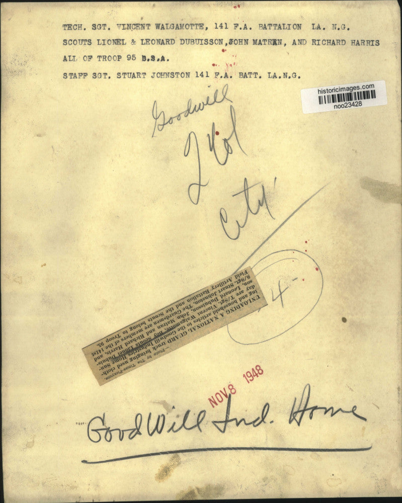 1948 Press Photo Lionel Dubuison unloads truck, Goodwill Industries Home