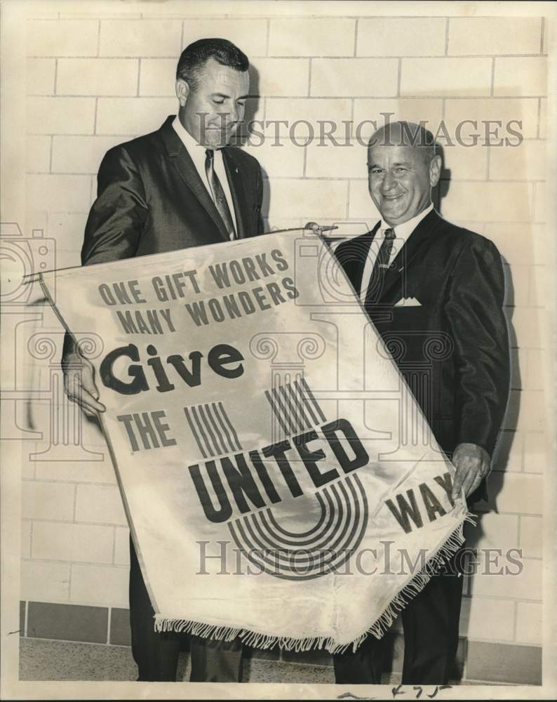 1967 Press Photo Lucien Gunter, Victor Dauterive of St. Bernard United Fund