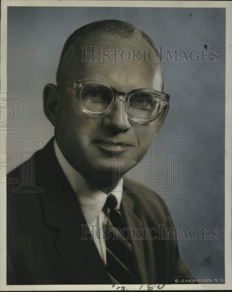 1961 Press Photo Arthur W. Gilbert, vice-president, Freeport Sulphur Company- Historic Images