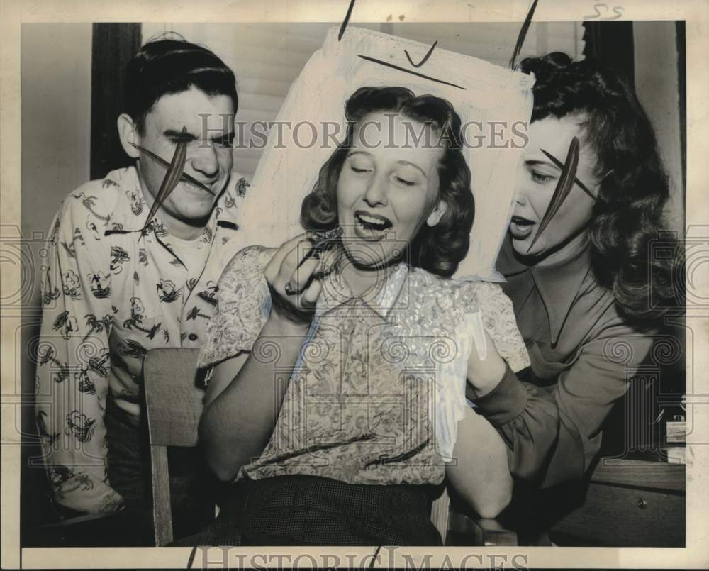 1948 Press Photo Martha Greer prepares to eat a grasshopper - noo23982
