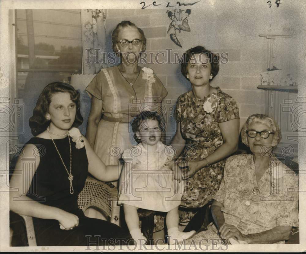 1958 Press Photo Mrs. Dorothy Oser Ferran and five generations of family