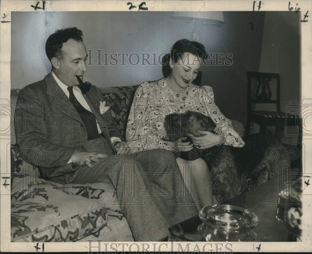 1947 Press Photo Marcus Goodrich with his wife Olivia deHavilland- Historic Images