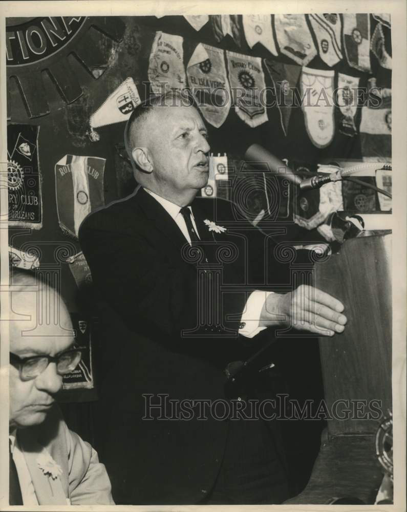1962 Press Photo Lieutenant General William K. Harrison speaks at Rotary Club