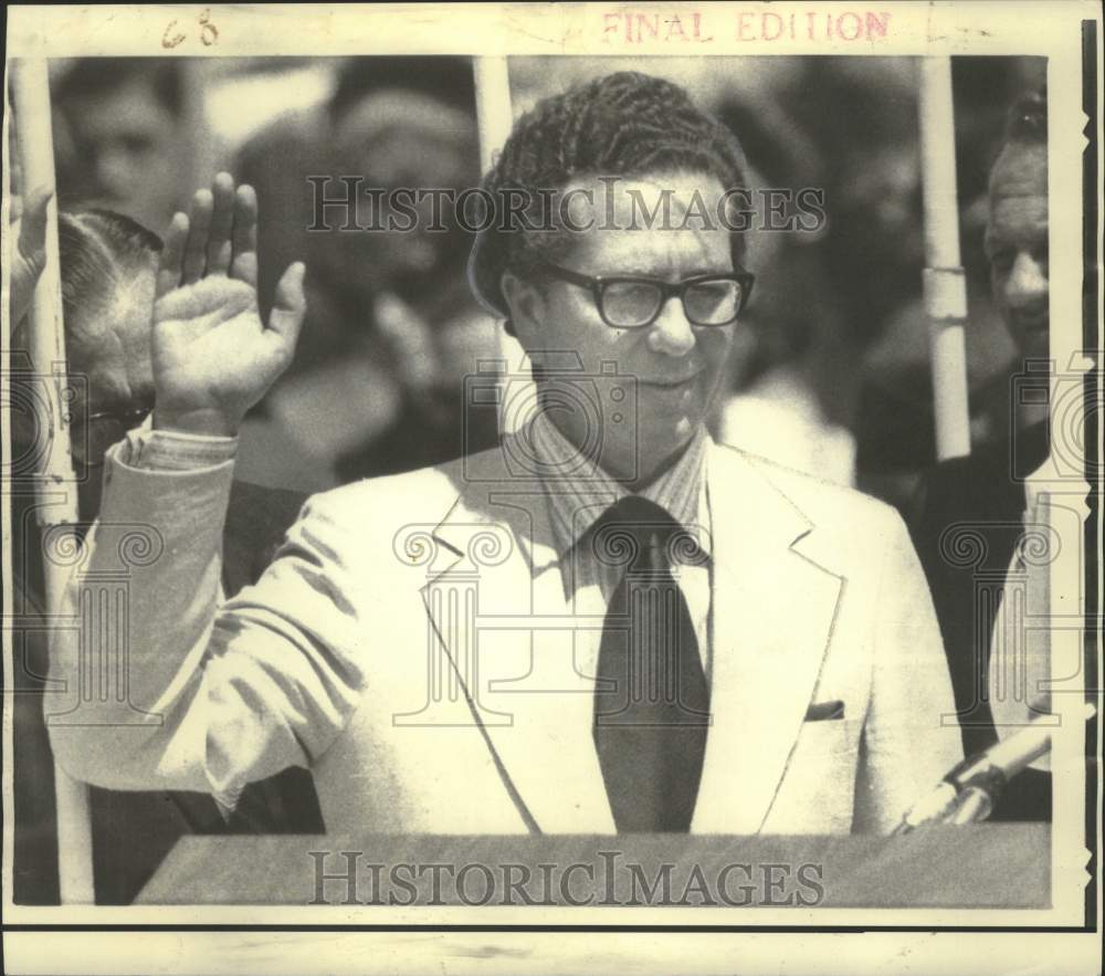 1972 Press Photo Attorney General of Louisiana William Guste Taking His Oath- Historic Images