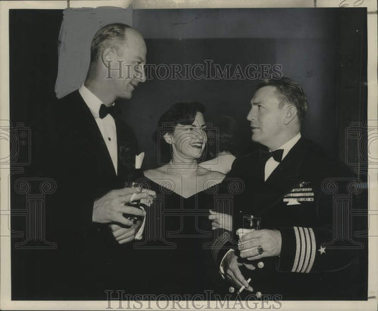 1950 Press Photo Captain & Mrs. Harris, Captain William S. Harris at a party